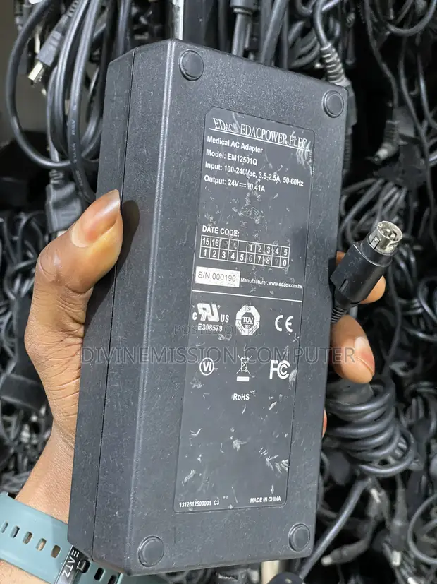 EDACPOWER 24V 10A 4-Pin Power Adapter - 1