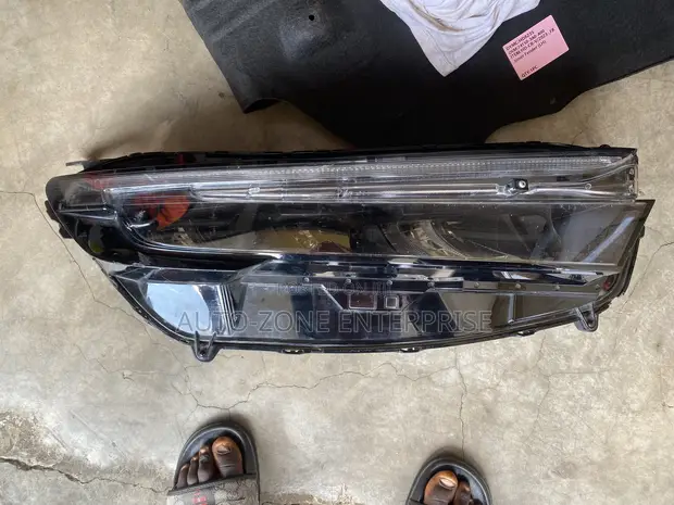 Honda CR-V 2023-2026 Headlights (Used) - 1