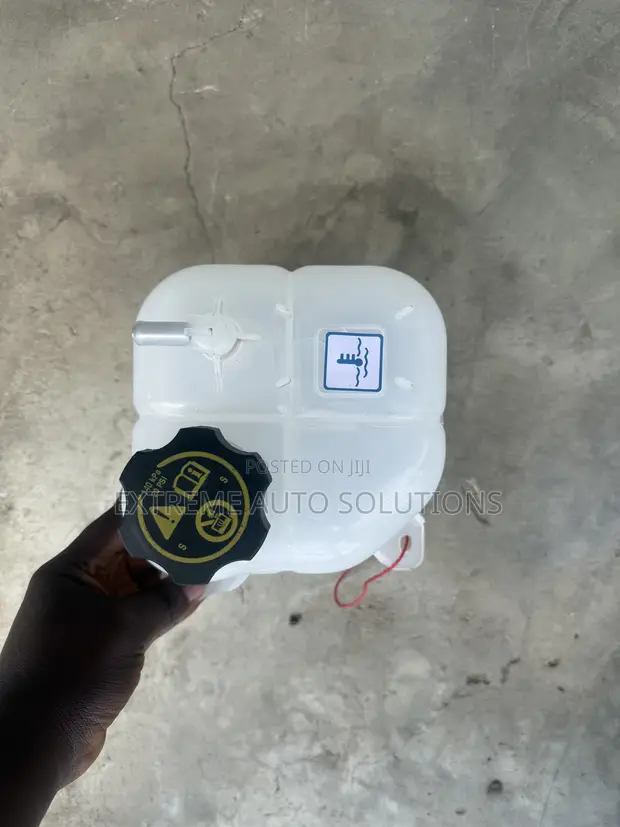 2013-18 Jeep Cherokee Engine Coolant Reservoir Tank - 1