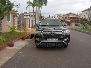 Toyota Land Cruiser V8 2013 Black