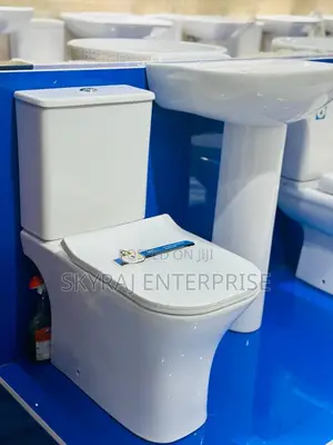 Brand New Twyford Two-Piece Water Closet
