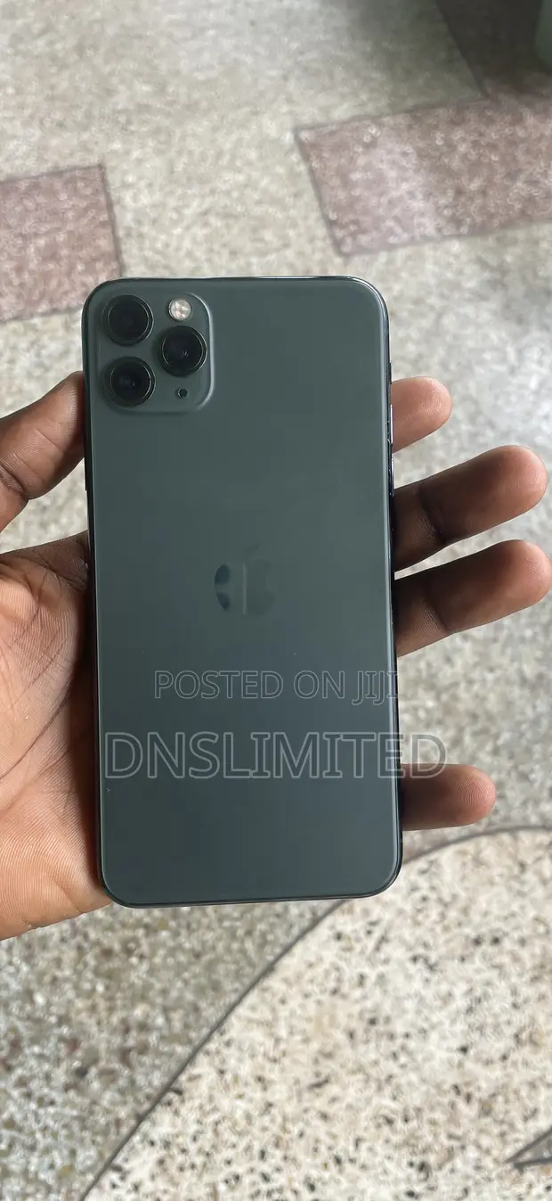 Apple iPhone 11 Pro Max 256GB Gray - 1