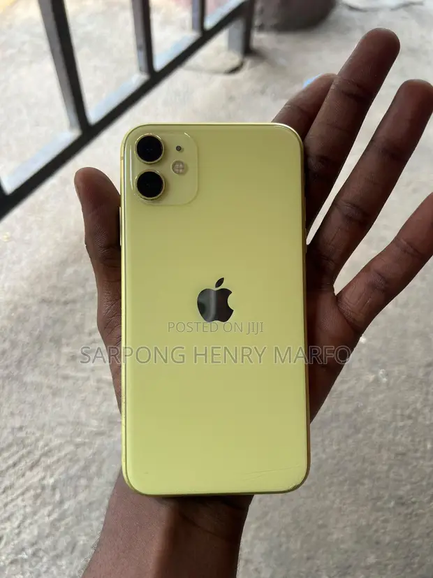 Apple iPhone 11 64GB Yellow - 1