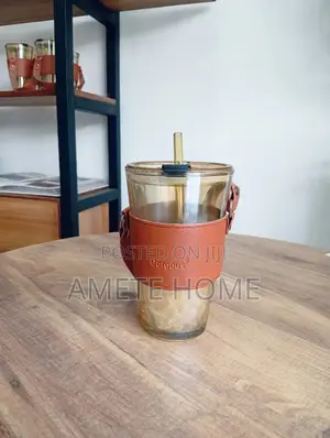 King Glass Drinking Cup with Straw Lid