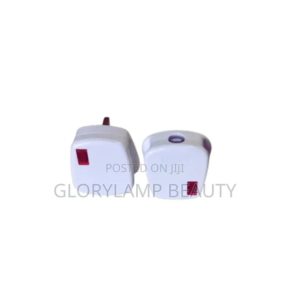 13A Fused Plug with Neon Indicator Light - UK 3-Pin - 1