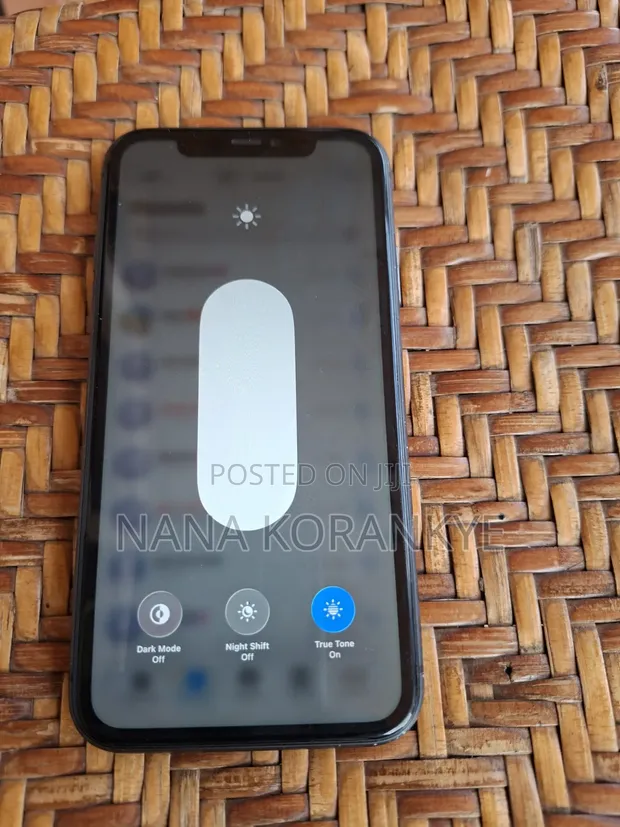 Apple iPhone 11 128GB Black - 1
