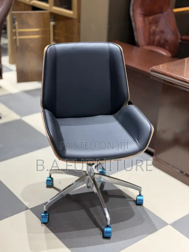 Modern Executive Office Chair - Wooden Back - 1