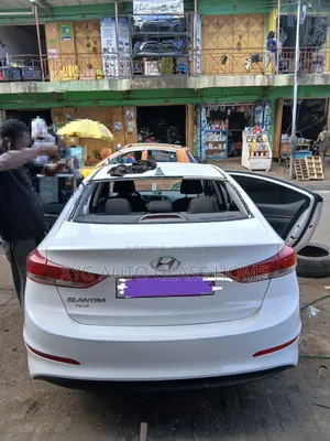 Hyundai Elantra Rear Windshield Glass