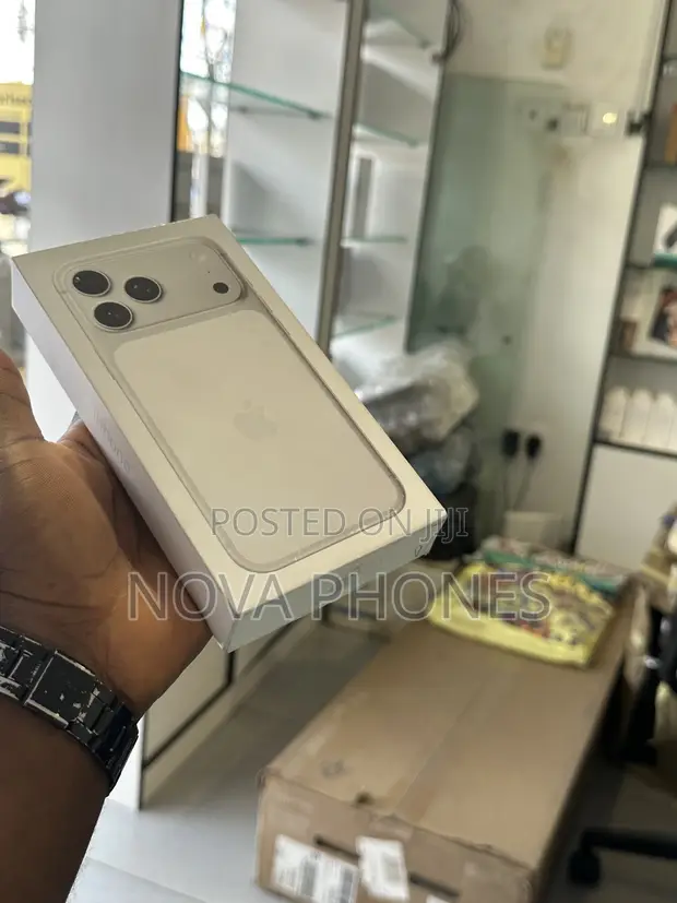 New Apple iPhone 17 Pro Max 512GB Silver - 1