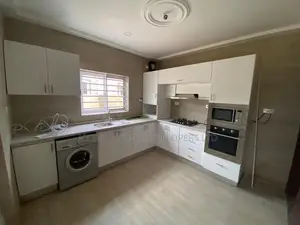 2 Bedroom House for Rent in Lakeside Estate