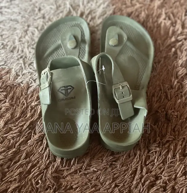 Comfortable Nike Slippers - 1