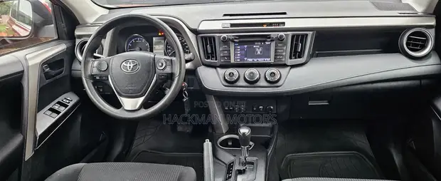 2018 Toyota RAV4 LE SUV - 1