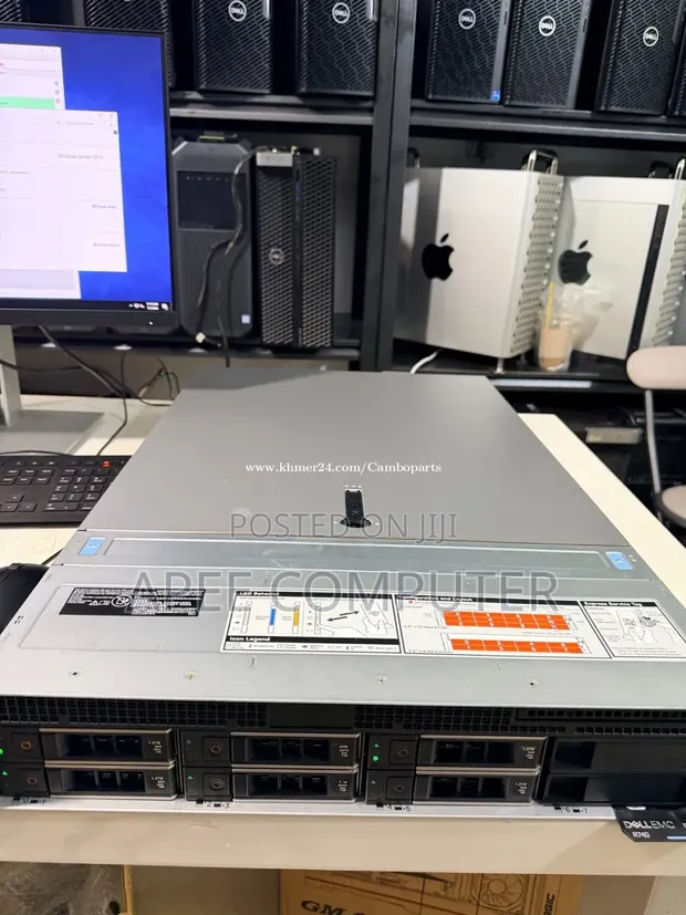 Dell PowerEdge R740 Server 96GB RAM Intel Xeon - 1