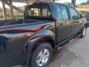Nissan Navara 2012 Black