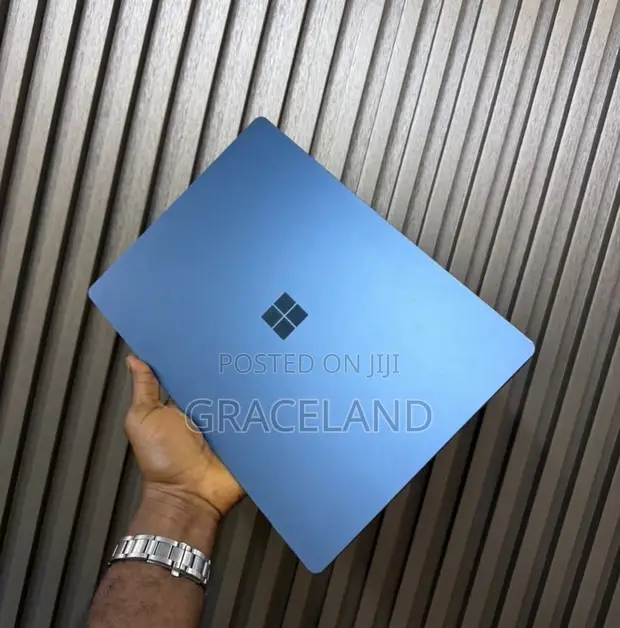 Microsoft Surface Laptop 3 - Core i7, 8GB RAM, 256GB SSD - 1