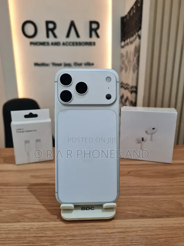 Apple iPhone 17 Pro 256GB Silver (UK/US Used) - 1