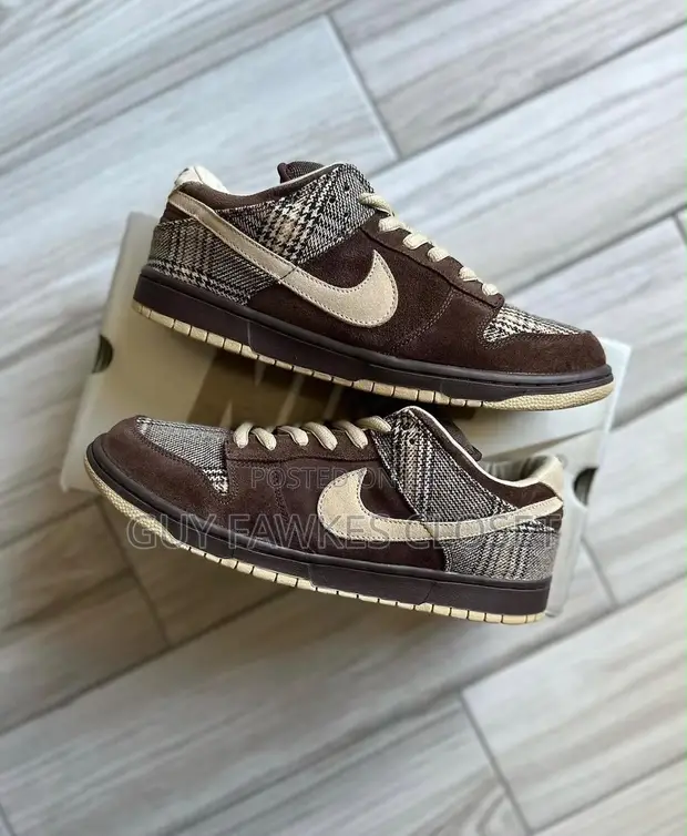 Nike SB Dunk Low Tweed Sneakers - 1