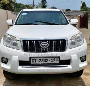 Toyota Land Cruiser Prado 2012 - White