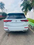2023 Mitsubishi Outlander - White - 2