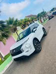 2023 Mitsubishi Outlander - White - 4