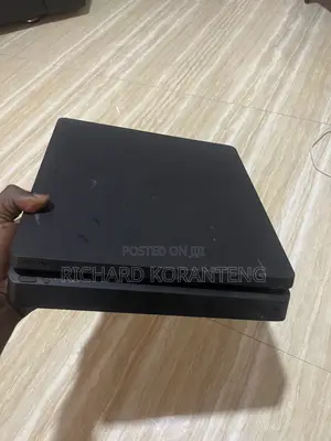 PlayStation 4 Slim (Jailbroken)