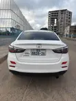 Toyota Yaris LE Sedan 2019 White - 3