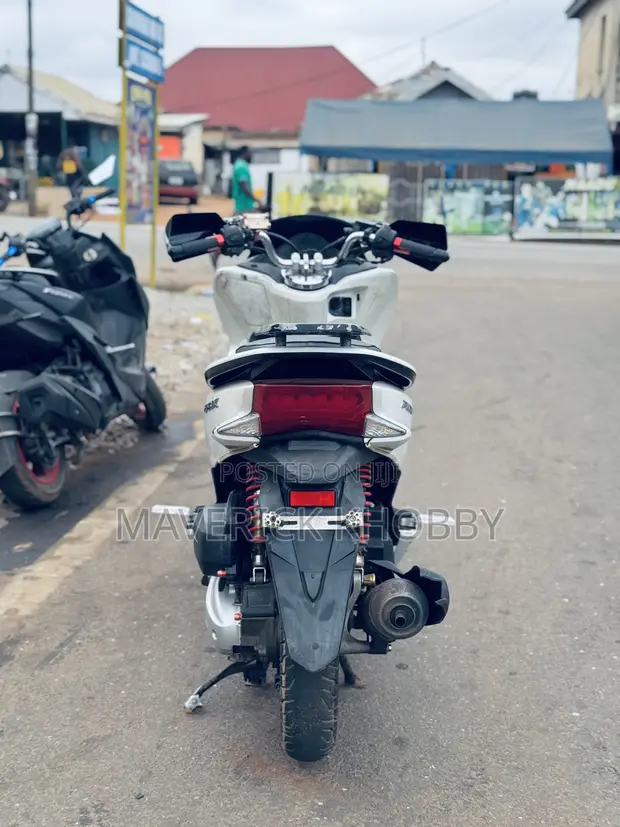 Honda PCX 125 Scooter 2024 - 1