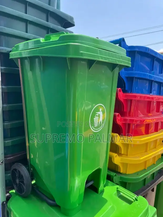 120L HDPE Pedal Garbage Bin with Wheels - 1