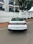 Hyundai Elantra 2023 - White - 4