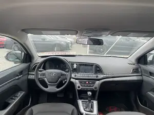 2018 Hyundai Elantra SEL White
