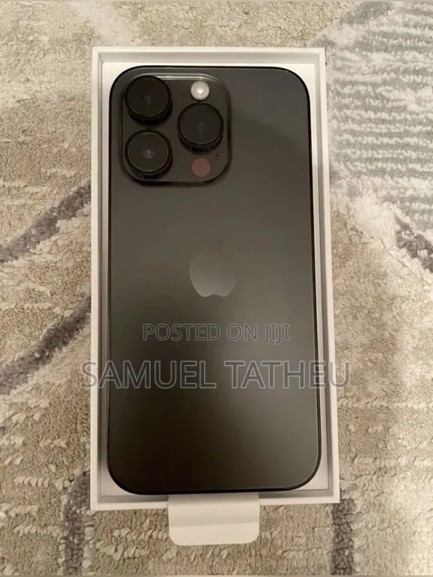 Apple iPhone 15 Pro 128GB Black - 1