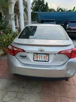 Toyota Corolla 2017 Silver - 1
