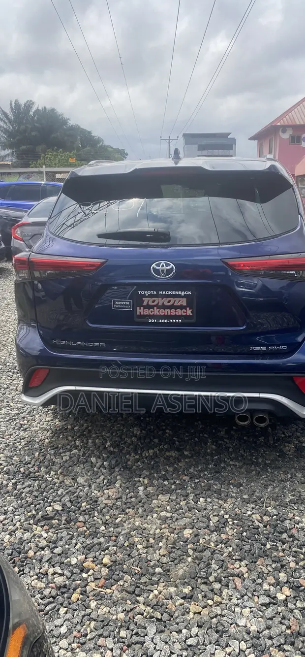 Toyota Highlander 2024 Gray - 1