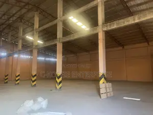 1200 sqm Warehouse for Rent at Circle