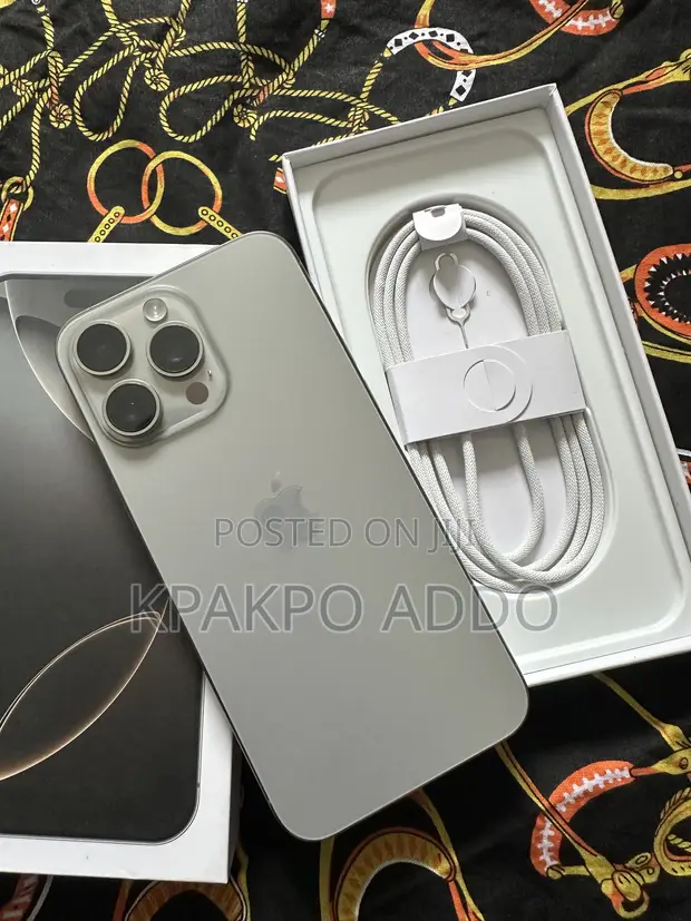 Apple iPhone 16 Pro Max 512GB Silver - 1