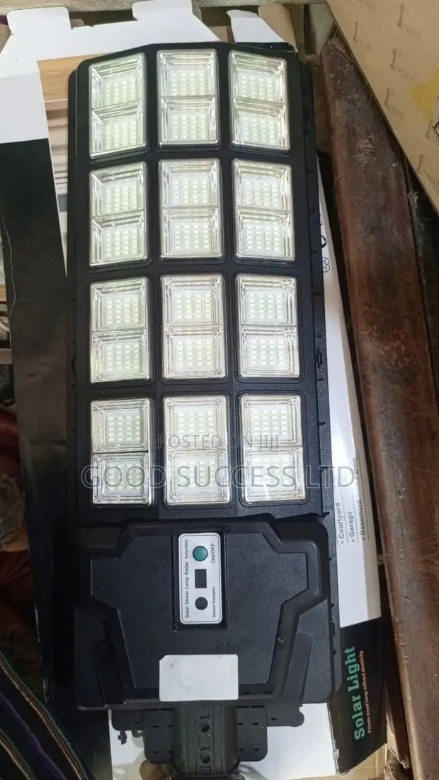Worldsunlight 1500W Solar Street Light - 1