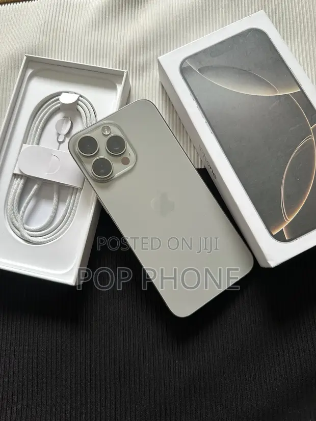 Apple iPhone 15 Pro Max 256GB Silver - 1