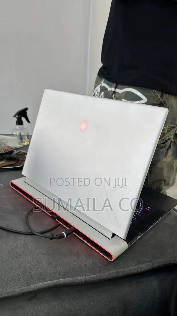 Alienware X16 R2 Laptop - Intel Core Ultra 9, 32GB RAM, 1TB SSD - 1