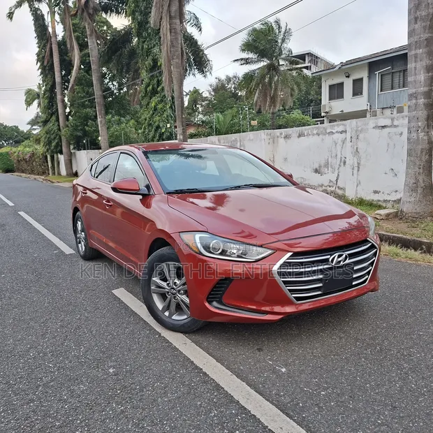 Hyundai Elantra 2017 Red - 1