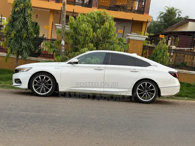 Honda Accord Touring 2.0T 2020 White - 1