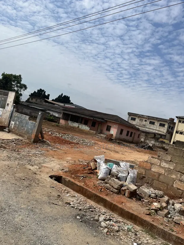 Spacious 100x100 Plot for Sale in Dzorwulu - 1