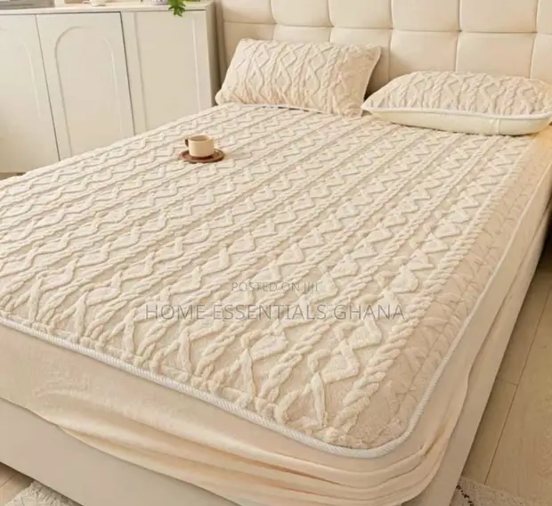 Double Luxurious Fluffy Cotton Fitted Mattress Cover - 1
