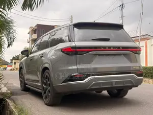 Lexus TX 500h AWD 2024 Hybrid SUV - Gray