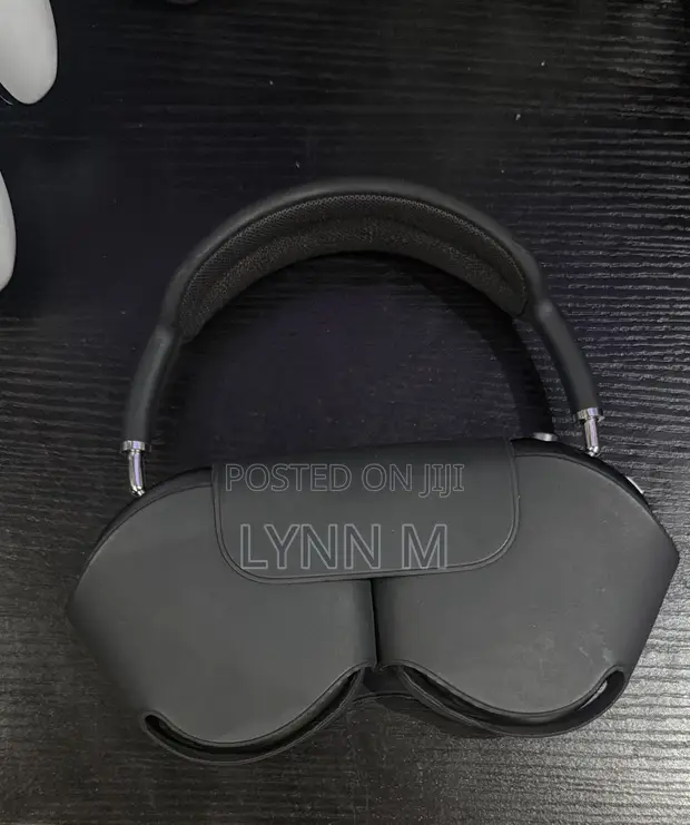 Apple AirPods Max (1st Gen) - 1
