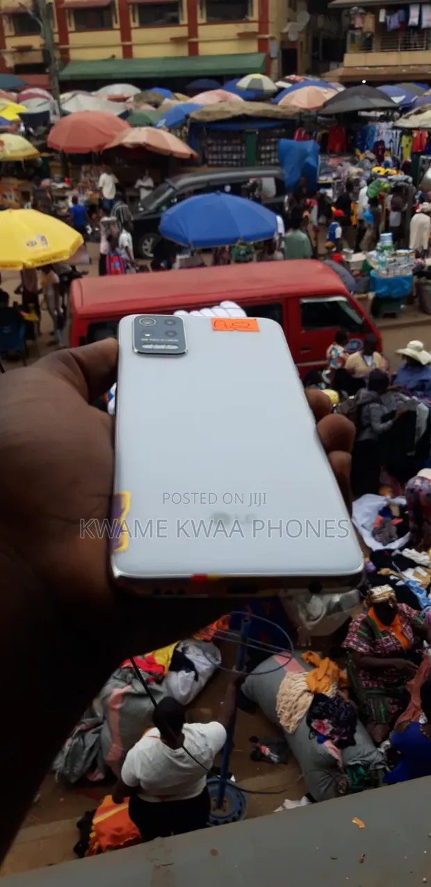 LG Q52 64GB White - 1