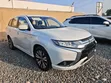Mitsubishi Outlander 2021 White - 3