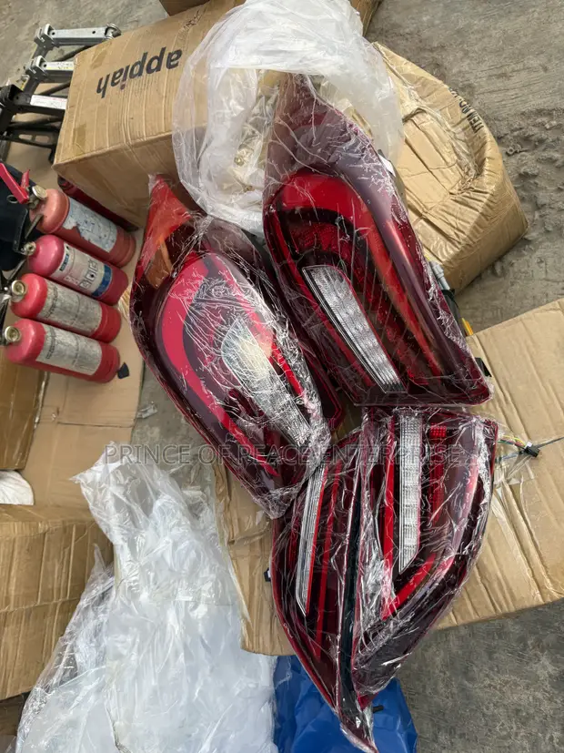 Hyundai Elantra LED Tail Light Set (2011-2016) - 1