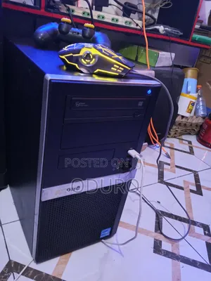 Desktop Computer: Intel Core i7, 16GB RAM, 700GB Storage