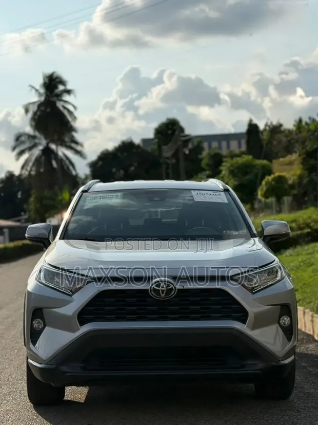 Toyota RAV4 2021 Silver - 1