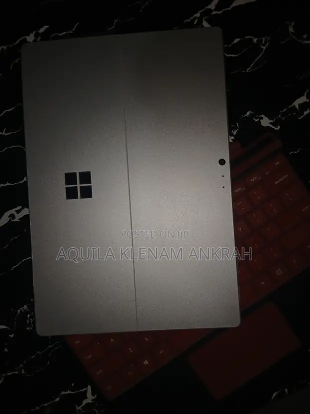 Microsoft Surface Pro 6 - 8GB RAM, 256GB SSD - 1